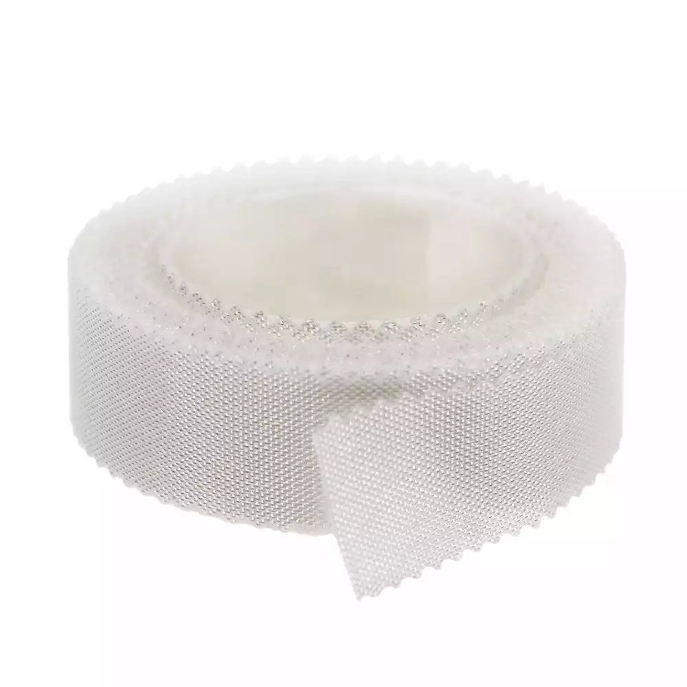 Лейкопластырь LEIKO, на шелковой основе,фиксирующий, размер 1,25см*500см, гипоаллергенный, катушка в картонной коробке