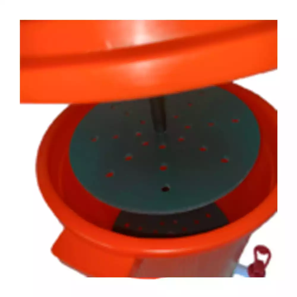 Бак ( ЭМ-контейнер) объем 20,0л, для дезинфекции отработанных медицинских материалов с краном для слива дез. растворов, с крышкой и гнетом, класс В (красный)